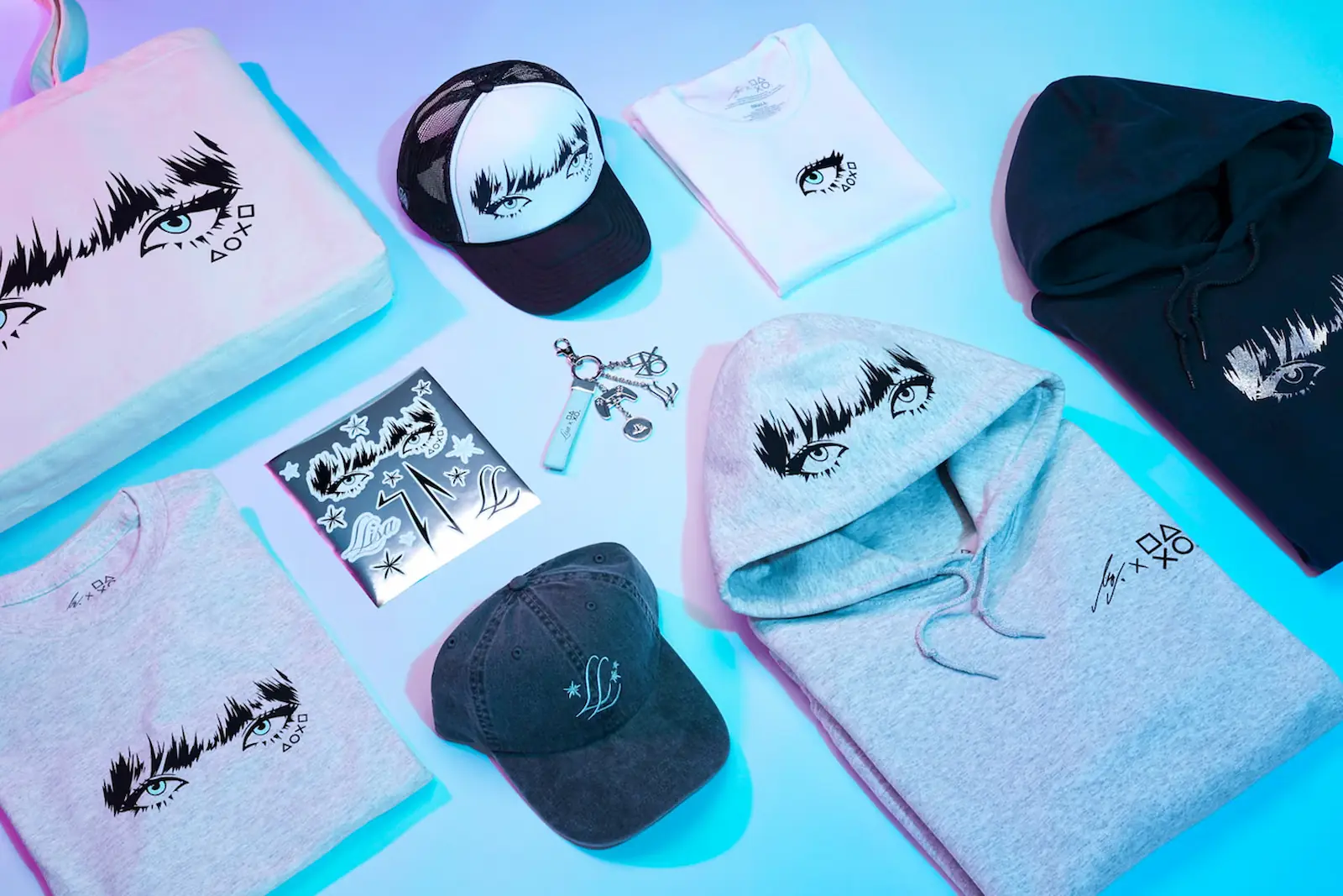 La colección Lisa x PlayStation: buzos, gorras, stickers y accesorios con los ojos de la cantante