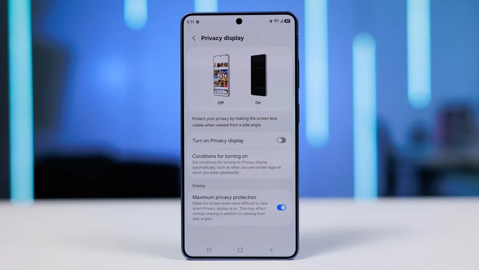 Menú de ajustes del Privacy Display en un Samsung Galaxy, con las opciones de activación y protección máxima de privacidad