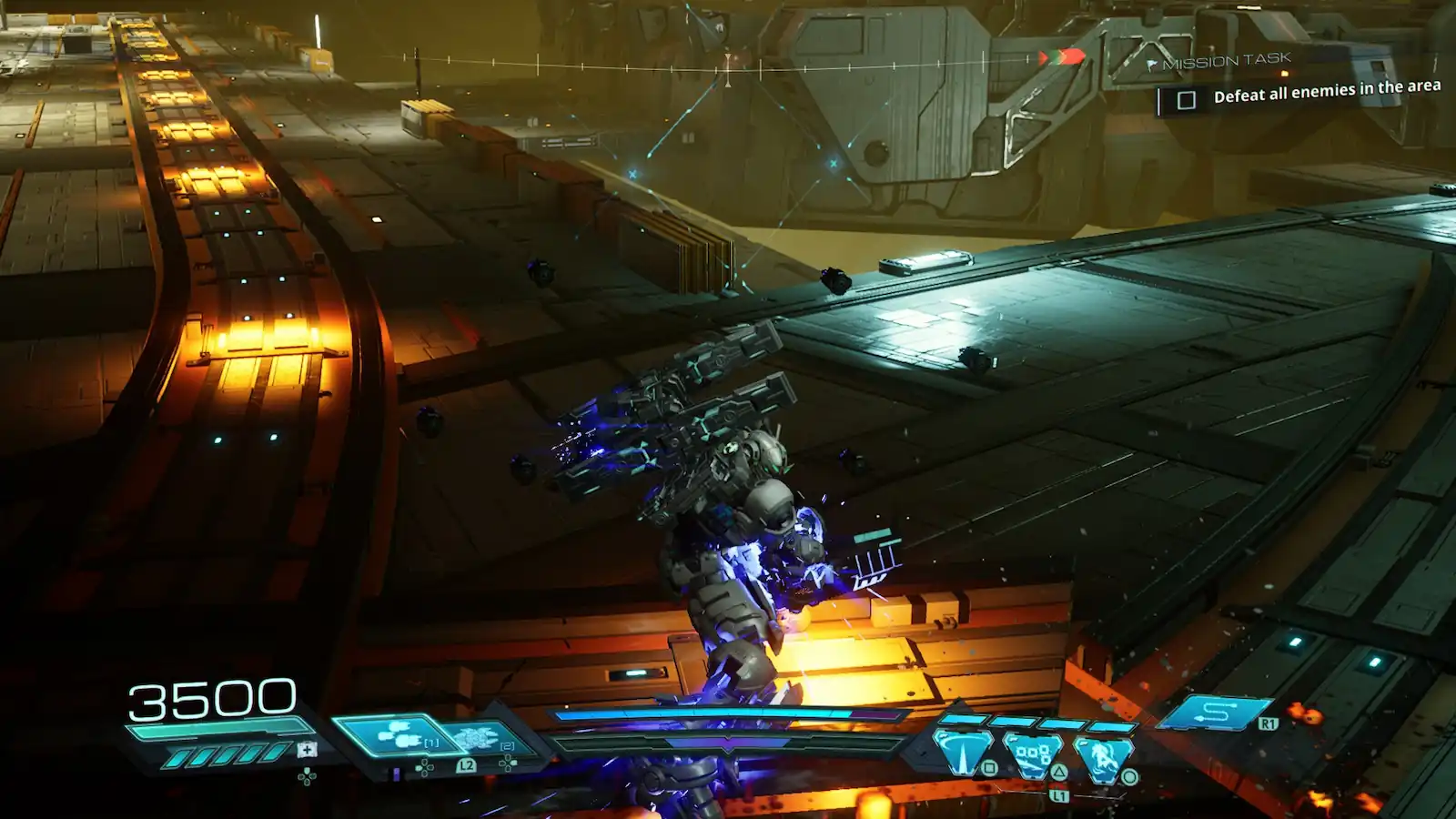 Mobile Suit de Gundam Rogue Orbit atacando con impulso sobre una pasarela elevada