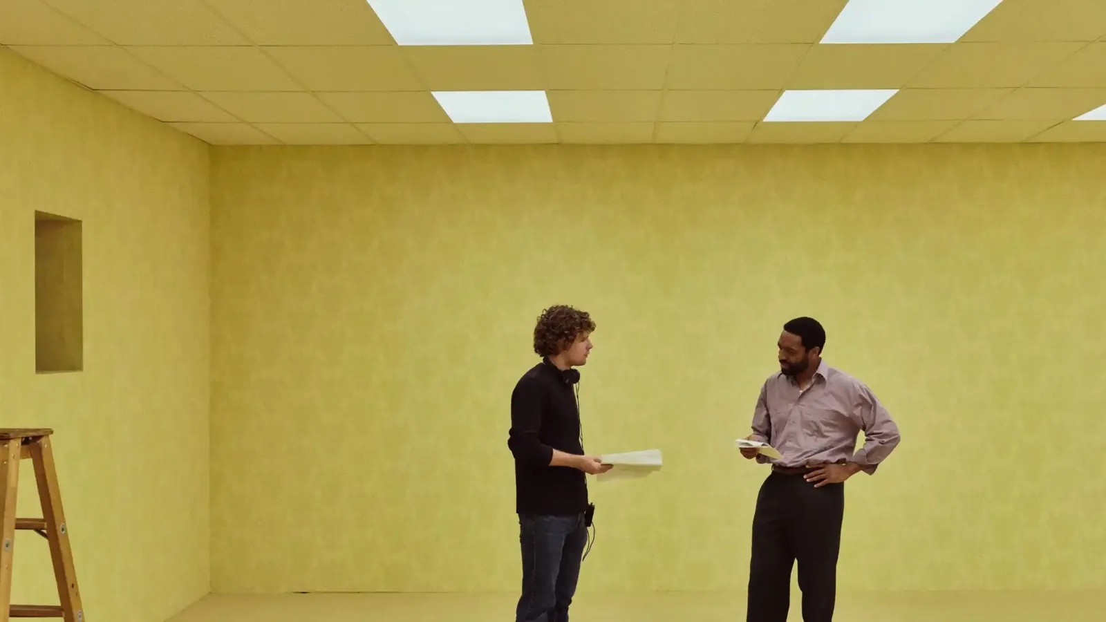 Kane Parsons y Chiwetel Ejiofor en Backrooms