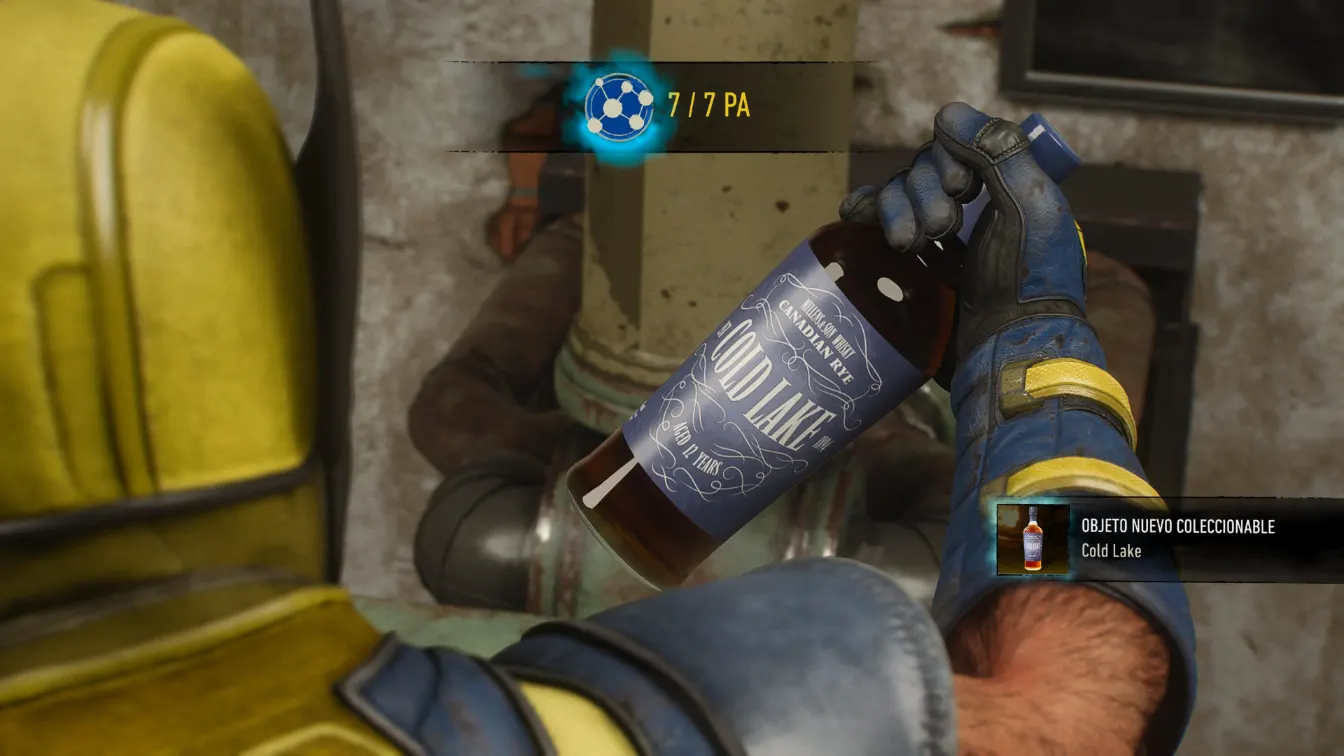 Wolverine sostiene una botella coleccionable en Marvel’s Wolverine