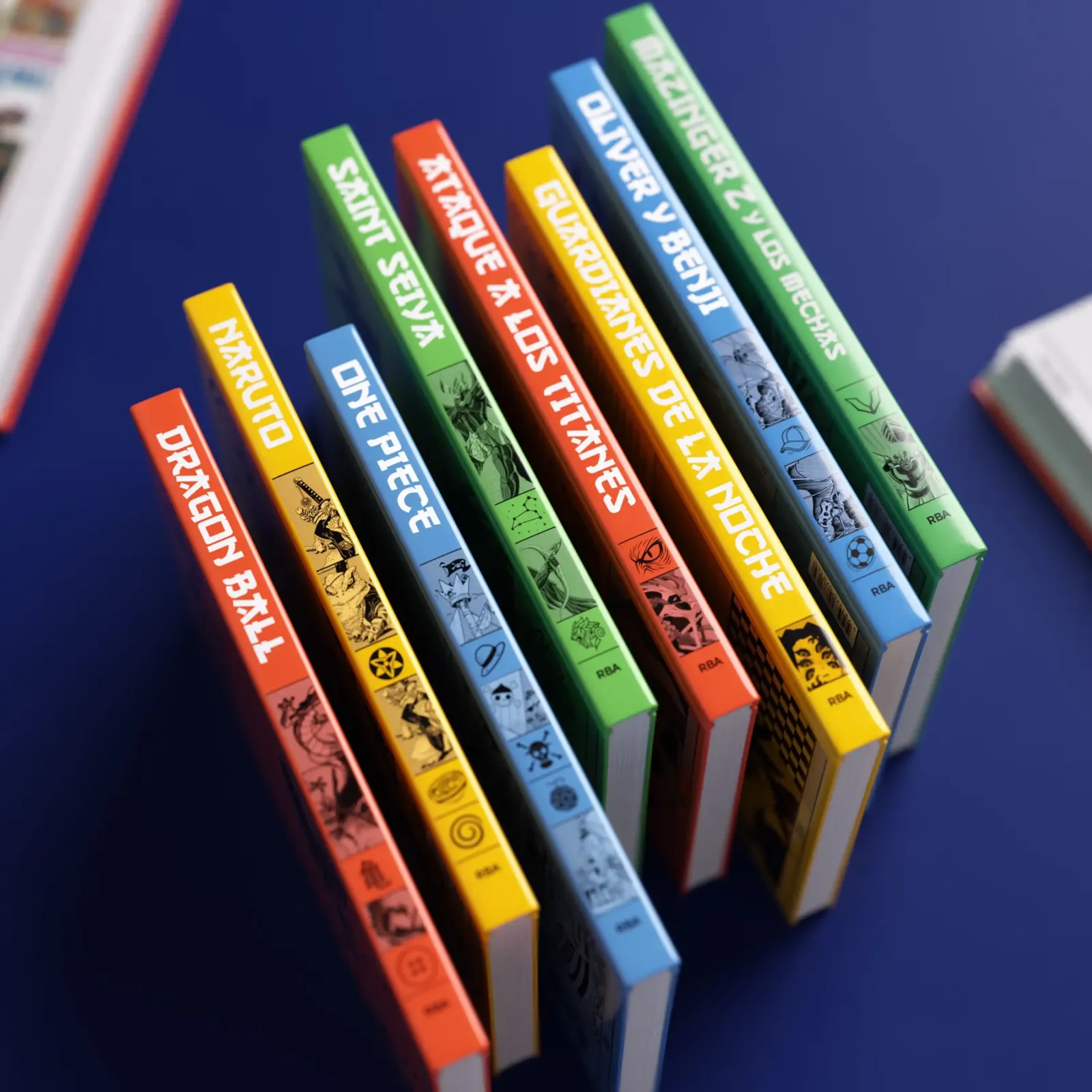 Lomos de colores de los primeros volúmenes de la colección Mundo Manganime