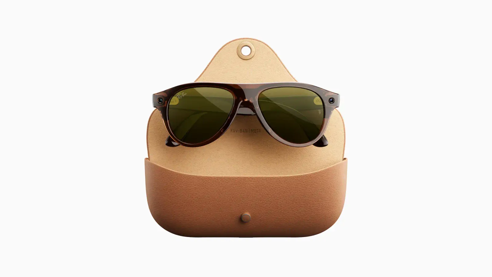 Los Ray-Ban Meta Gen 3 apoyados sobre su estuche de carga