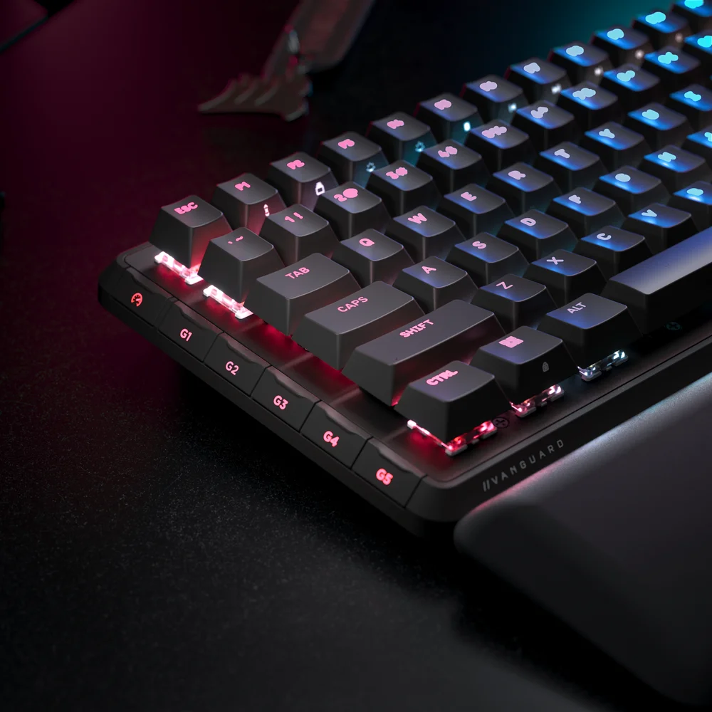 Teclas PBT con iluminación RGB y G-keys del Corsair Vanguard Pro 96