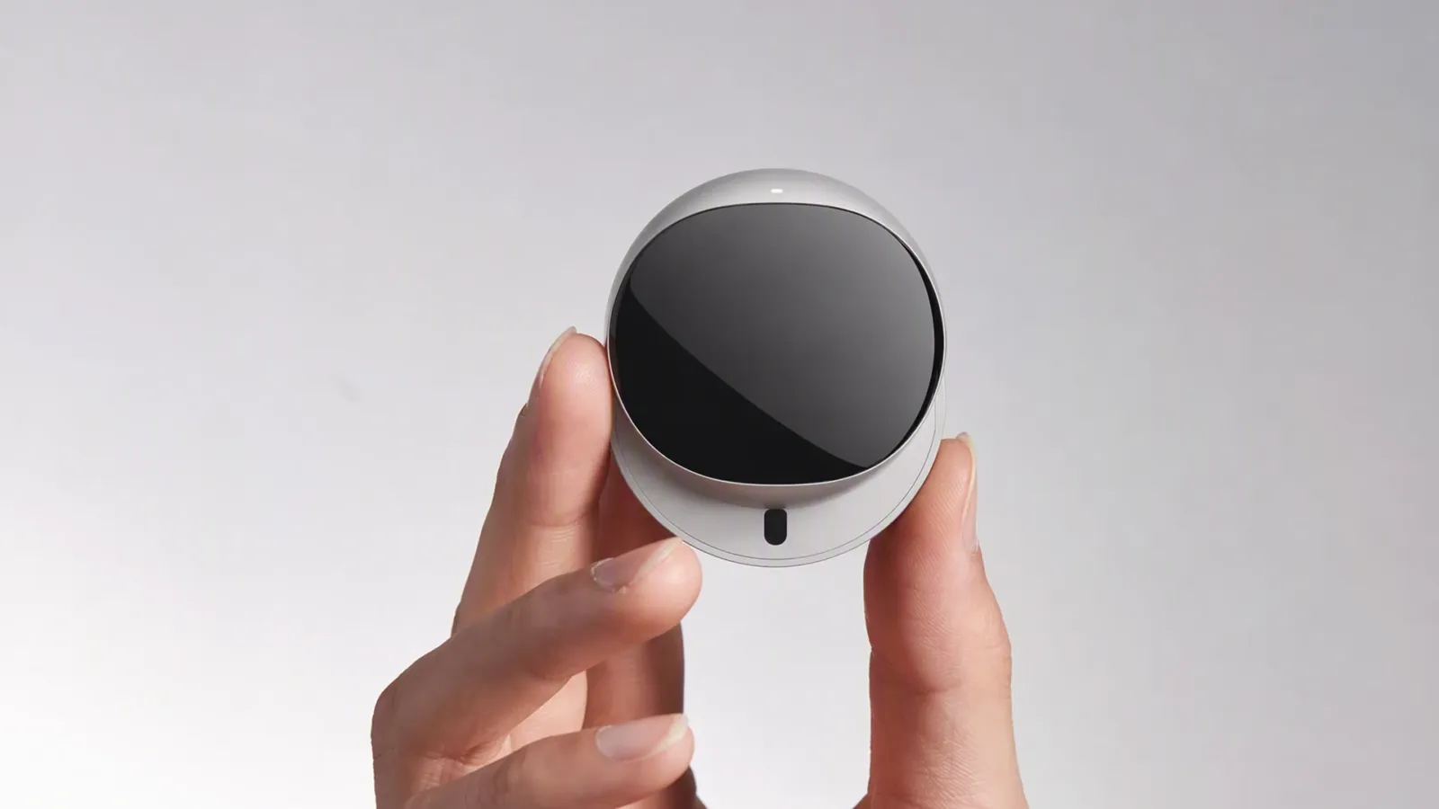 iKairos: el mini robot con IA que podés tener en tu escritorio y además llevarlo como collar