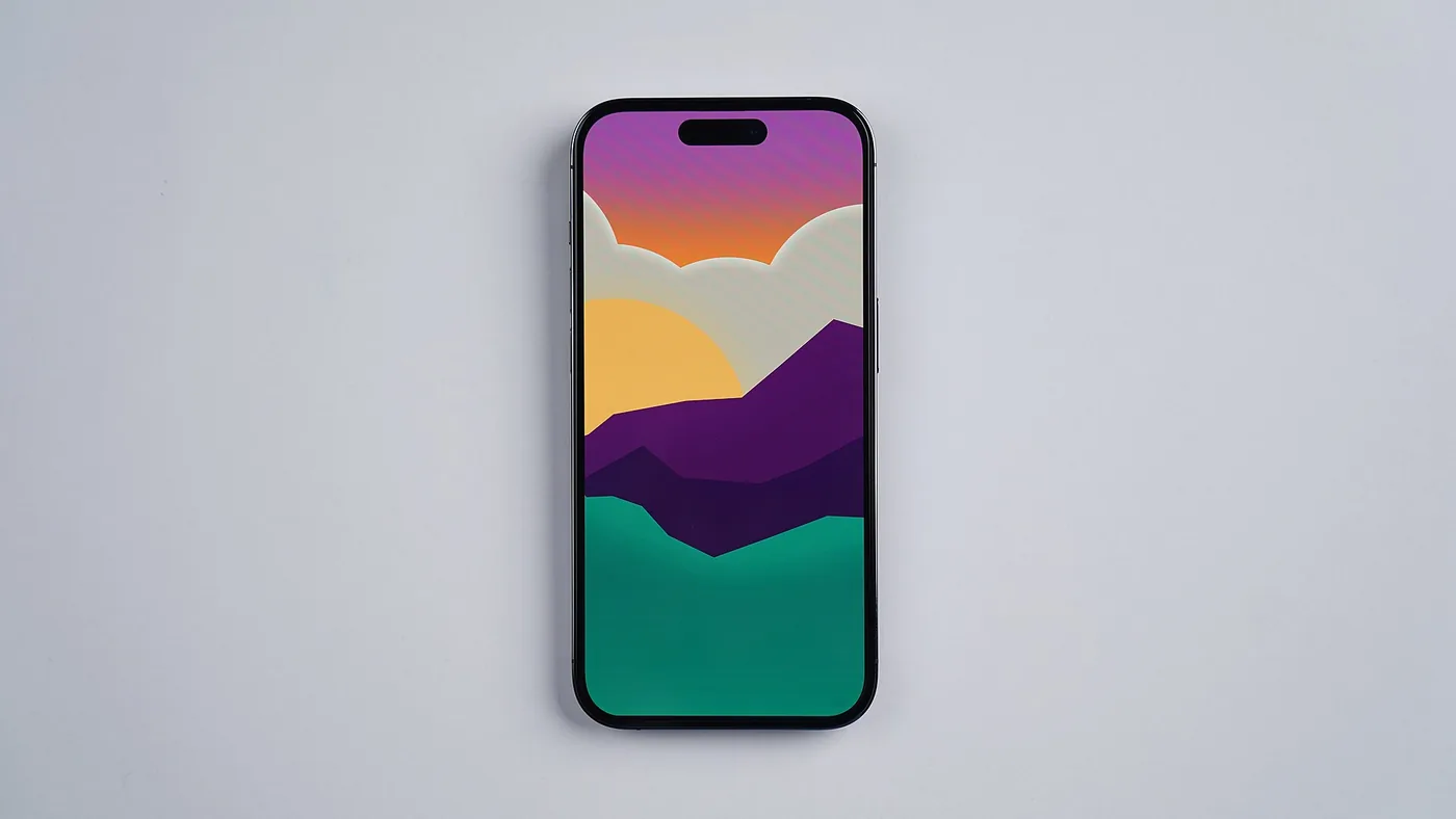 Un iPhone 14 Pro de color púrpura con la pantalla encendida, apoyado sobre un fondo gris claro