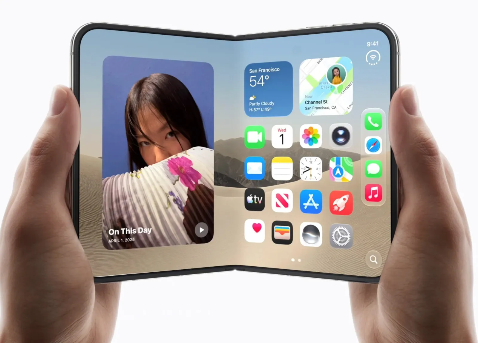 iPhone Duo desplegado entre dos manos, con la pantalla interna de 7,6 pulgadas encendida