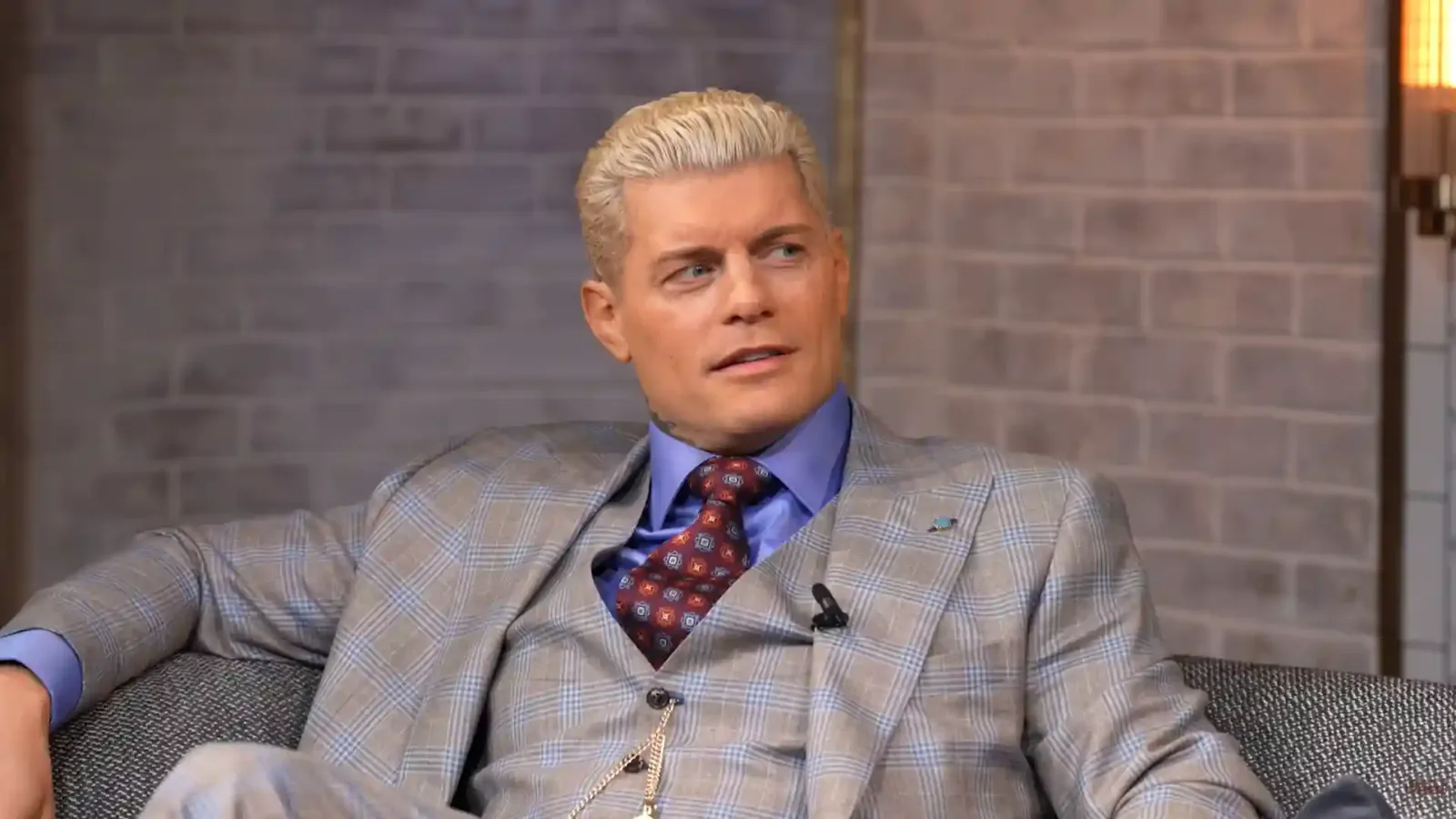 Captura de pantalla de una entrevista en el podcast Flagrant con Cody Rhodes