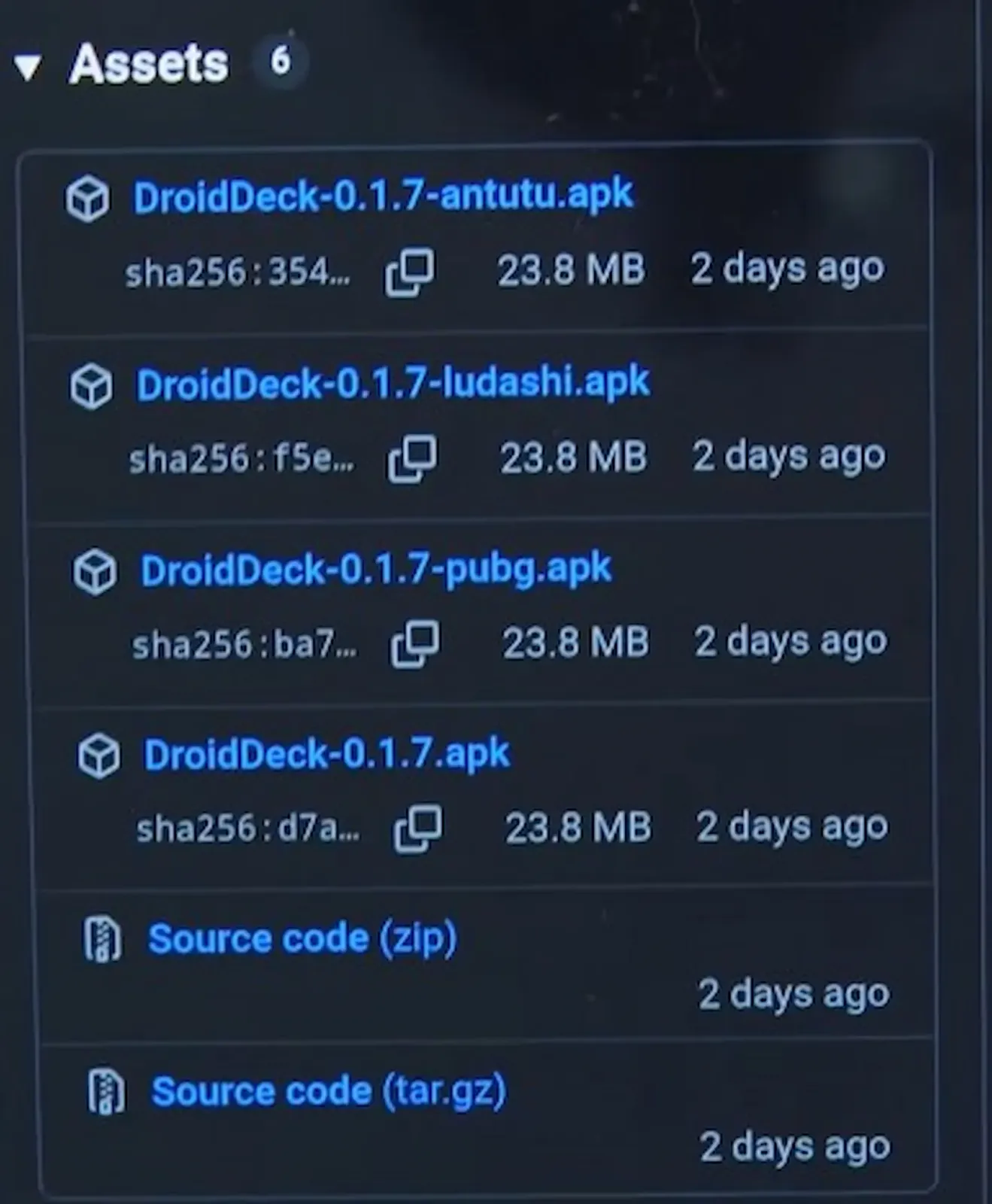 Archivos APK de DroidDeck 0.1.7 en GitHub, con las variantes antutu, ludashi y pubg