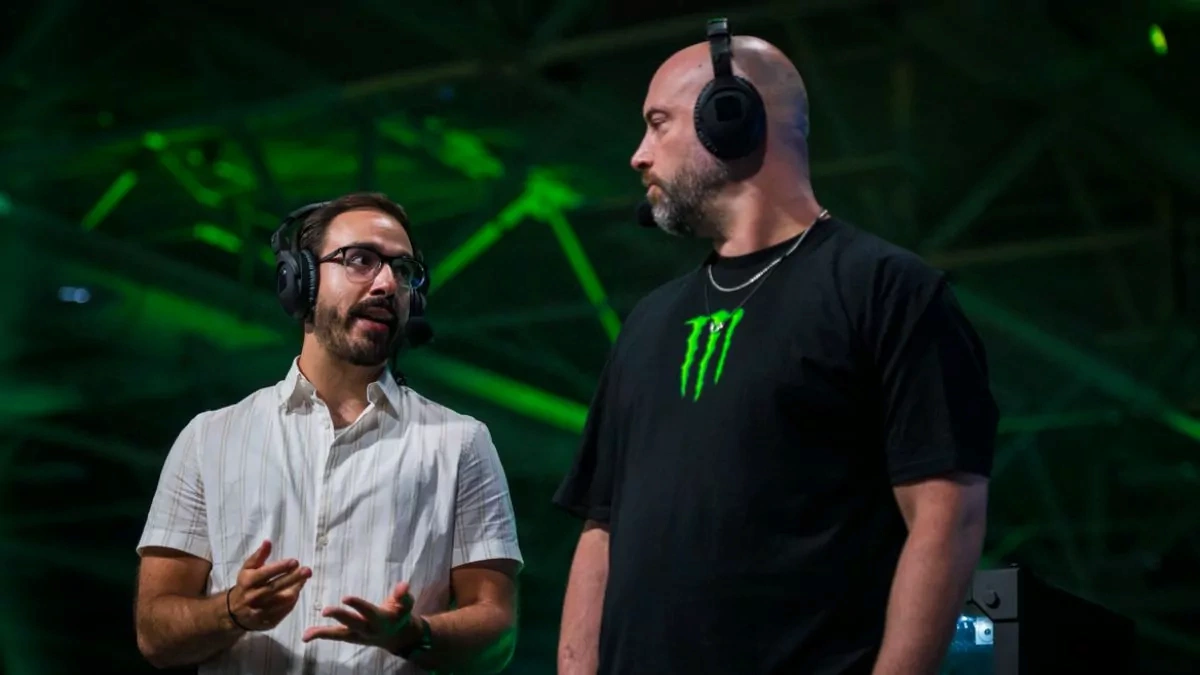 Maven y MerK durante una transmisión en vivo de la Call of Duty League