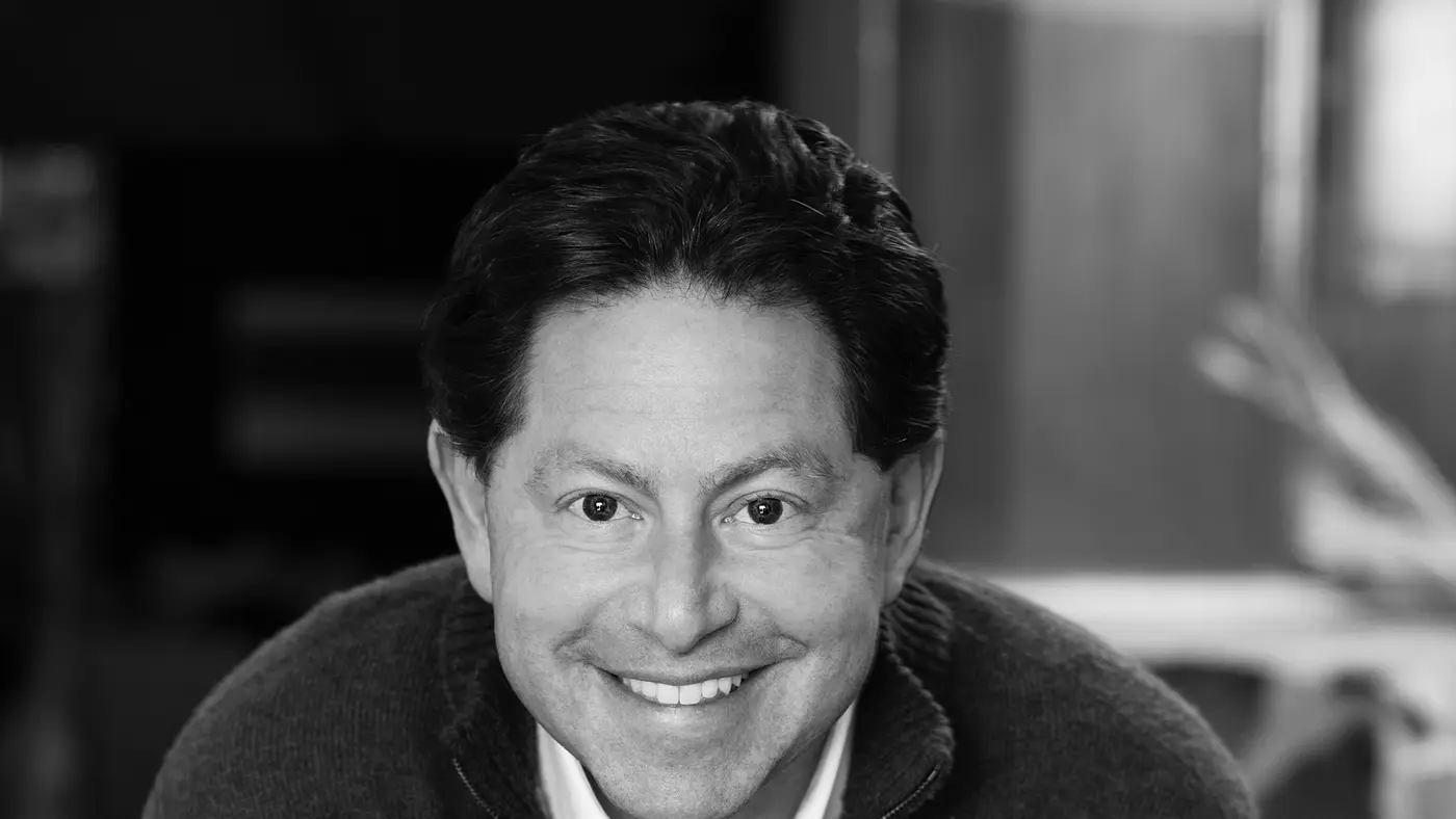Bobby Kotick, exCEO de Activision, en un retrato oficial en blanco y negro
