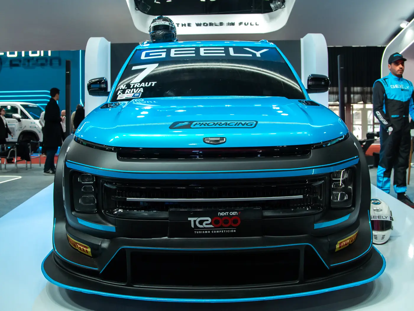 Vista frontal del Geely Icon de TC2000 de la escudería Geely Proracing en la Expo Auto Chino