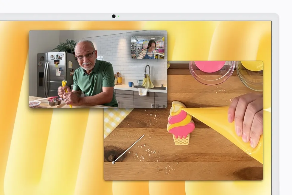 Videollamada en la iMac con M6 con Desk View, que muestra el escritorio desde arriba