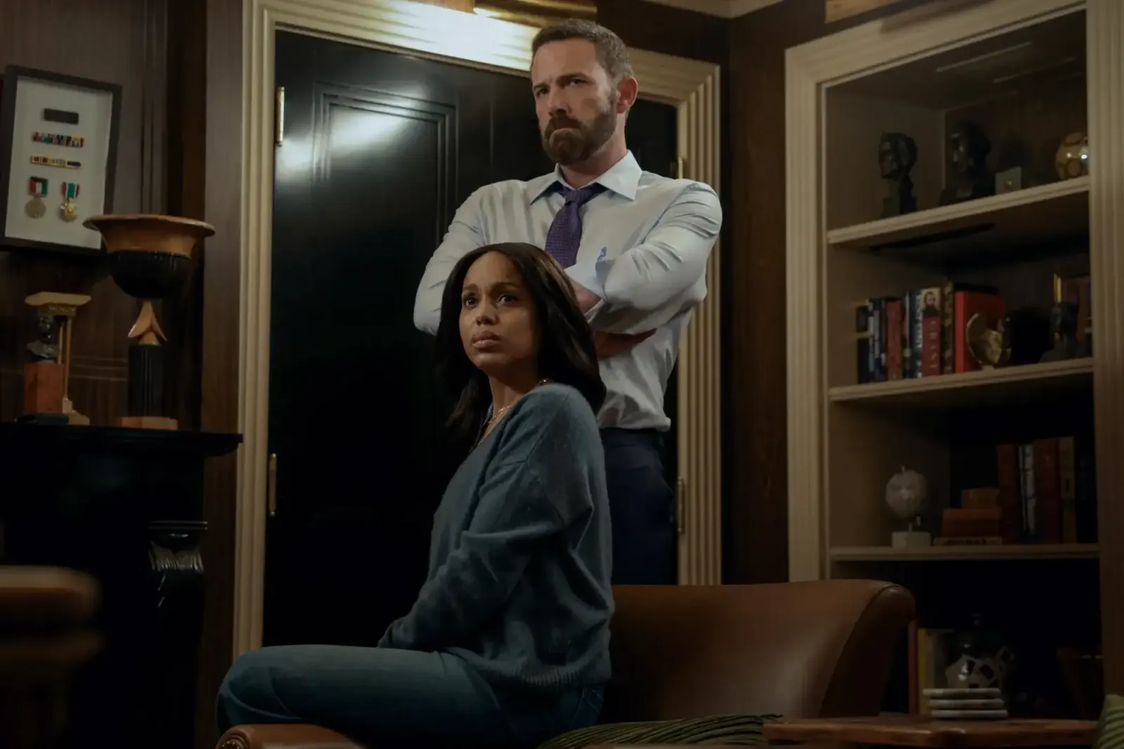 Kerry Washington y Ben Affleck como Abigail y Mark Kimball en Animales, la película de Netflix
